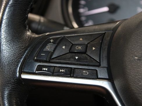 Used 2020 Nissan Rogue SV AWD/4WD image 31