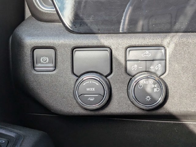 Used 2025 Chevrolet Silverado 1500 LT RWD image 22