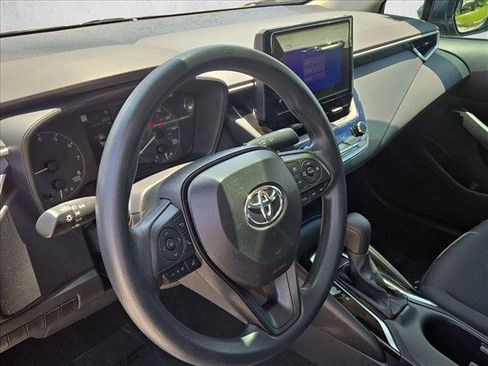 Used 2025 Toyota Corolla LE FWD image 10