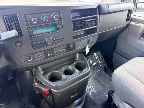 Used 2025 Chevrolet Express 3500 w/ Power Convenience Package RWD image 17