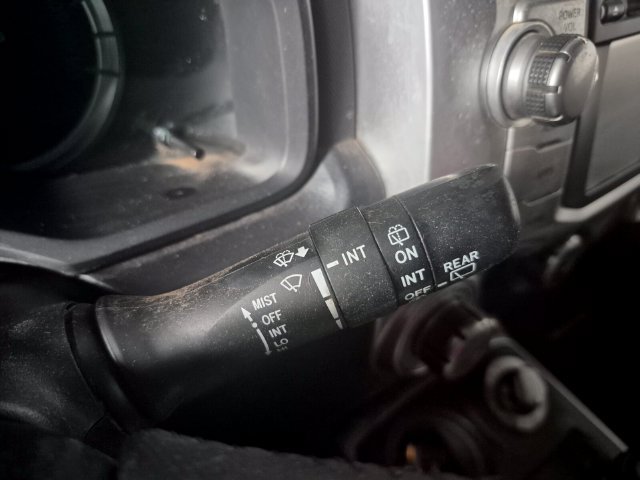 Used 2018 Toyota 4Runner SR5 AWD/4WD image 22