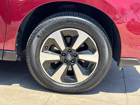 Used 2018 Subaru Forester 2.5i Premium AWD/4WD image 4
