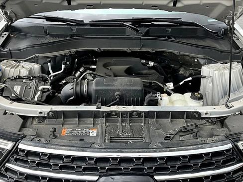 Used 2020 Ford Explorer XLT w/ Equipment Group 202A AWD/4WD image 30