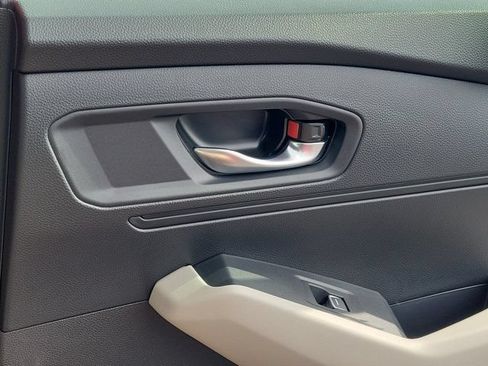 Certified 2025 Honda Accord SE image 7