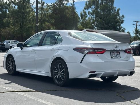 Certified 2024 Toyota Camry SE FWD image 3
