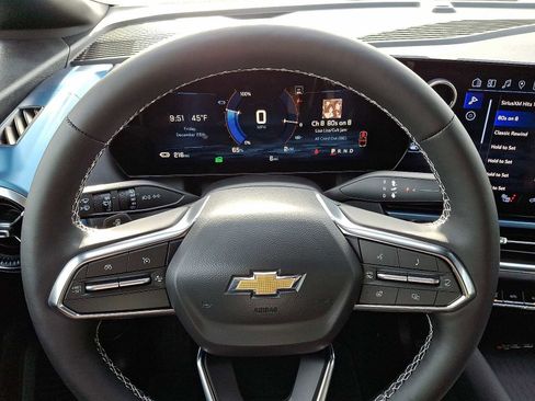 New 2025 Chevrolet Equinox EV LT image 14