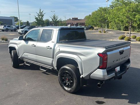 Used 2025 Toyota Tacoma SR5 AWD/4WD image 20