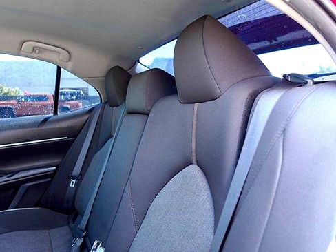 Used 2019 Toyota Camry LE FWD image 22