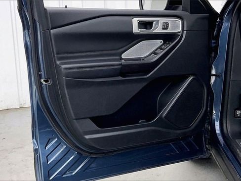 Used 2020 Ford Explorer Platinum w/ Premium Technology Package image 21