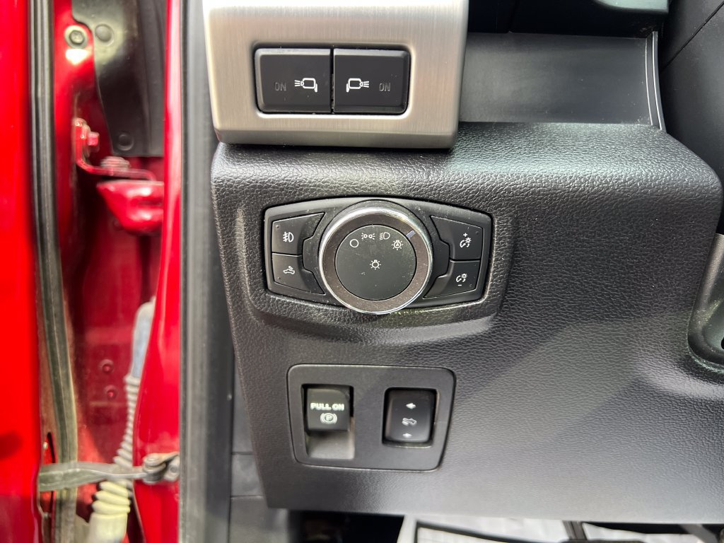 Used 2019 Ford F150 Platinum w/ Equipment Group 701A Luxury AWD/4WD image 11