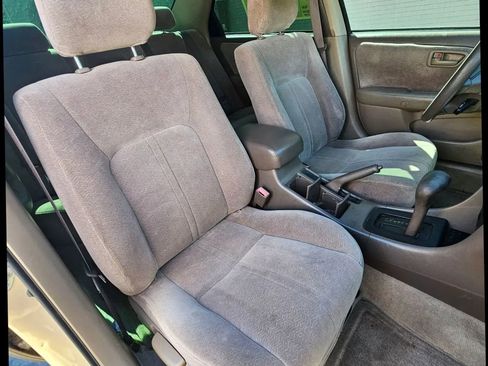 Used 1998 Toyota Camry LE FWD image 23