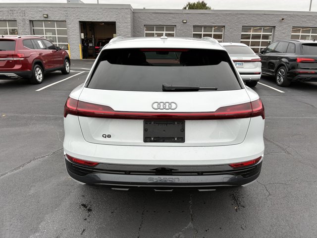 Used 2024 Audi Q8 e-tron Premium Plus AWD/4WD image 6