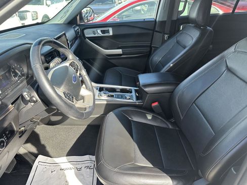 Used 2023 Ford Explorer Limited image 26