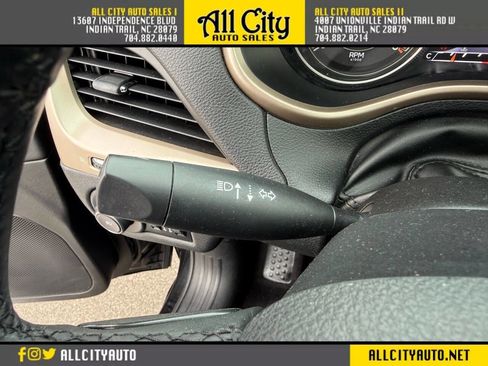 Used 2014 Jeep Cherokee Limited image 22