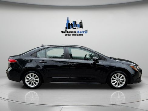 Used 2021 Toyota Corolla LE w/ LE Premium Package FWD image 3