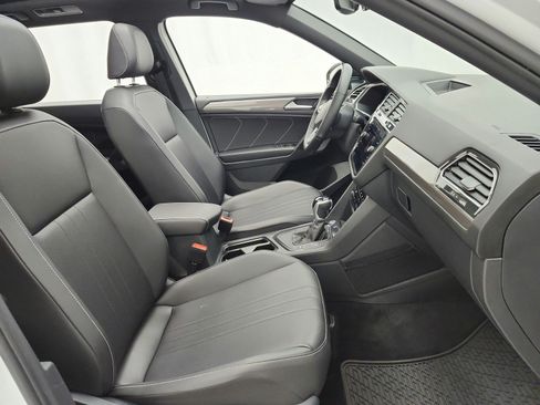 Used 2023 Volkswagen Tiguan SE R-Line FWD image 19