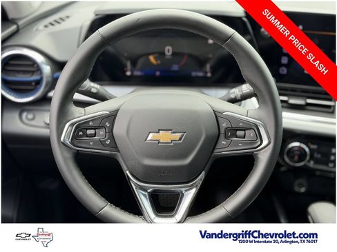 Certified 2025 Chevrolet Trax LT w/ Driver Confidence Package FWD image 12