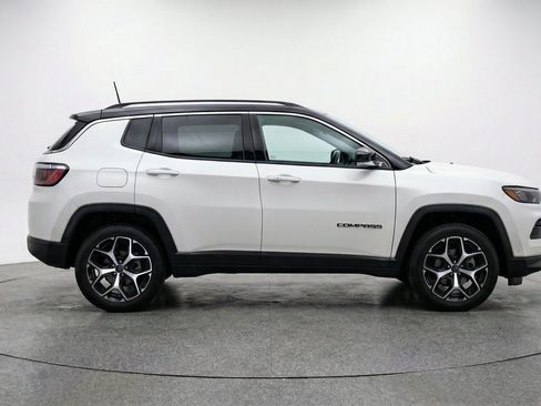 Used 2025 Jeep Compass Limited AWD/4WD image 11