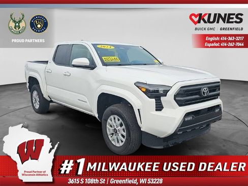 Used 2024 Toyota Tacoma SR5 AWD/4WD image 1