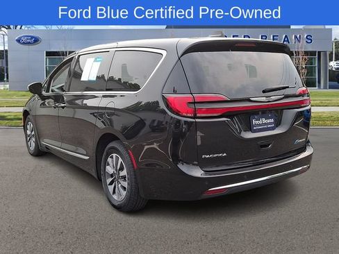 Used 2023 Chrysler Pacifica Limited FWD image 5