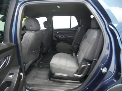 Used 2022 Chevrolet Traverse LT AWD/4WD image 19