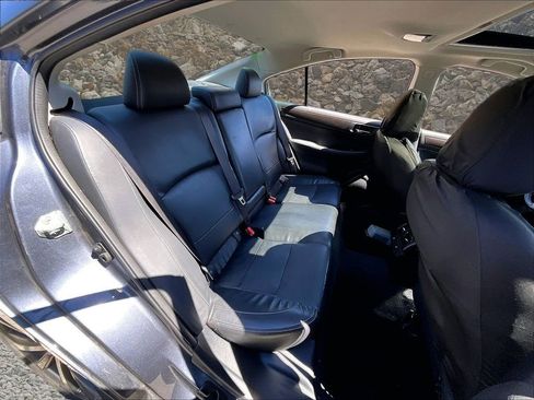 Used 2017 Subaru Legacy 2.5i Limited image 18