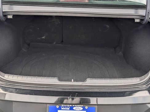 Used 2025 Hyundai Elantra SEL image 11