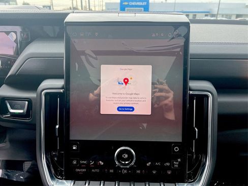 New 2025 GMC Yukon XL Denali w/ Sun & Power Step Package image 13