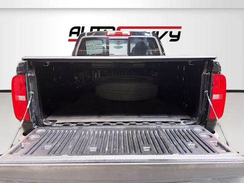 Used 2022 Chevrolet Colorado LT w/ LT Convenience Package AWD/4WD image 24