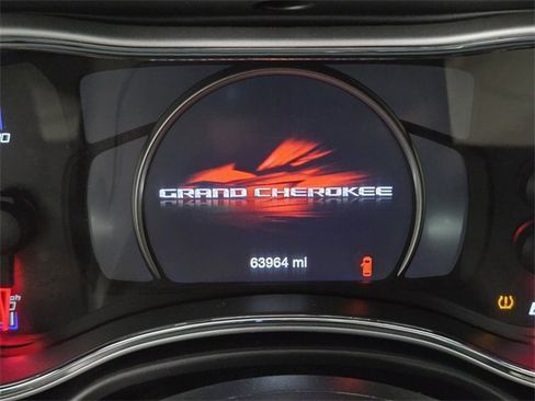 Used 2019 Jeep Grand Cherokee SRT w/ Trailer Tow Group IV image 23