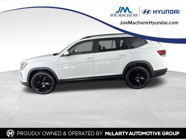 Used 2024 Volkswagen Atlas SE w/ Black Wheel Package AWD/4WD image 10