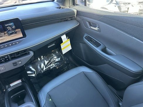 New 2026 Nissan Leaf SV+ w/ Illuminated Package FWD image 24