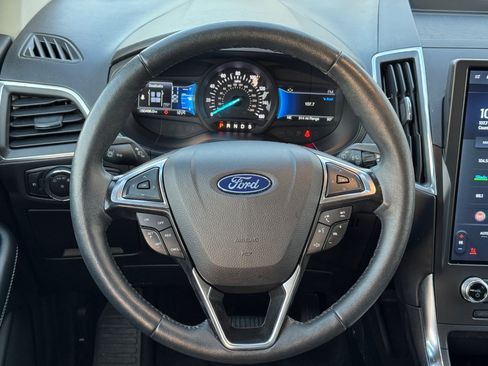 Used 2024 Ford Edge Titanium image 15