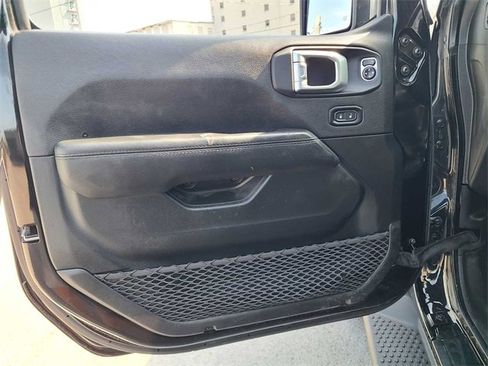 Used 2021 Jeep Wrangler Unlimited Sahara image 15