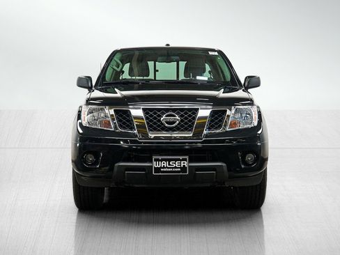 Used 2017 Nissan Frontier SV w/ SV Value Truck Package AWD/4WD image 8