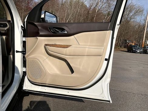 Used 2017 GMC Acadia Denali w/ Technology Package image 27