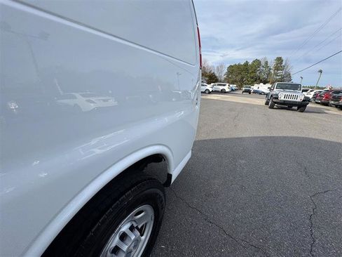 Used 2019 Chevrolet Express 3500 w/ Driver Convenience Package image 16