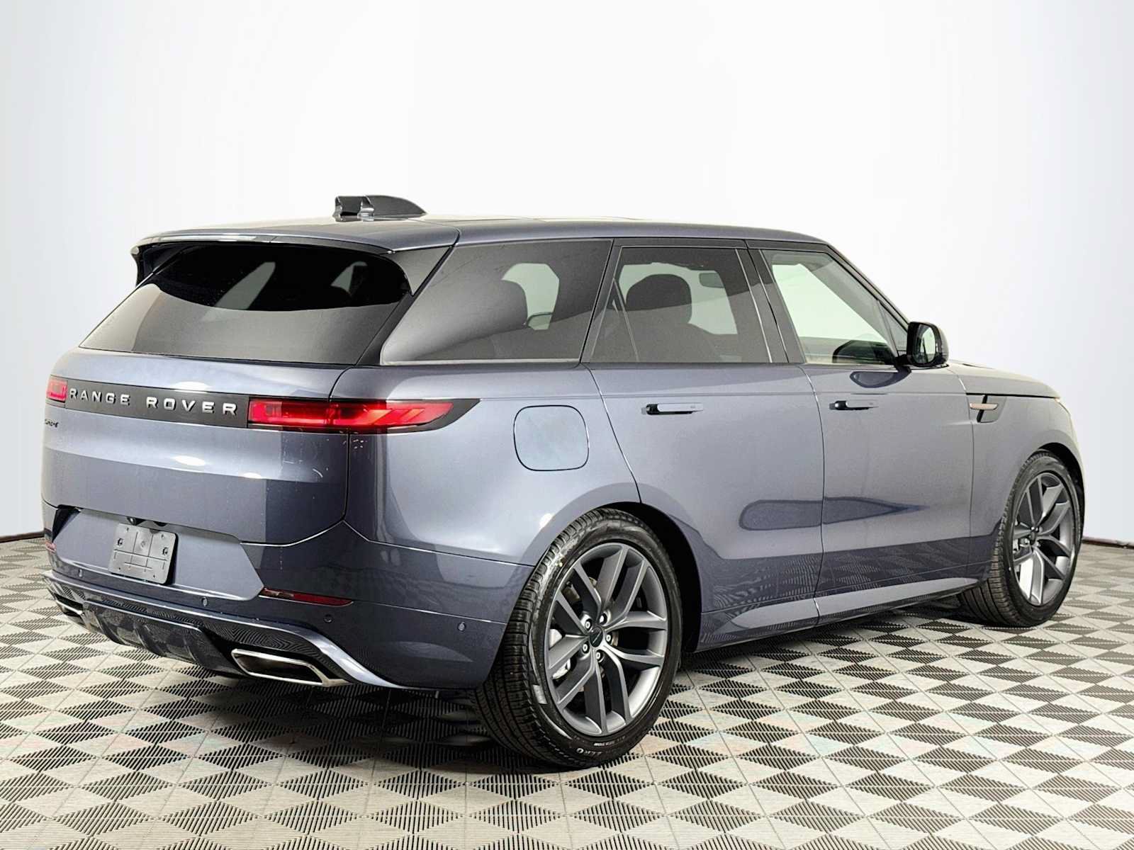 New 2027 Land Rover Range Rover Sport Dynamic SE AWD/4WD image 5