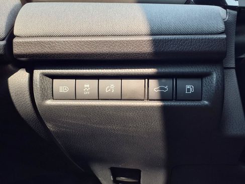 Used 2025 Toyota Camry LE FWD image 14