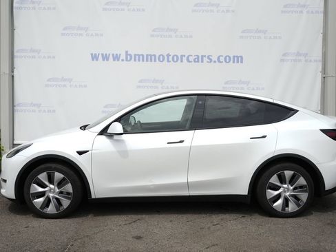 Used 2023 Tesla Model Y AWD image 8