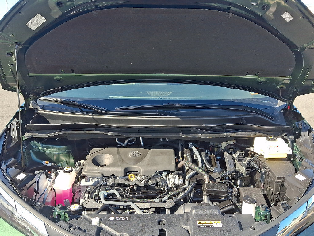 Certified 2025 Toyota Sienna XLE FWD image 36
