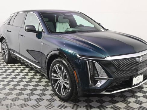 New 2025 Cadillac Lyriq Luxury w/ LPO, Floor Liner Package image 8