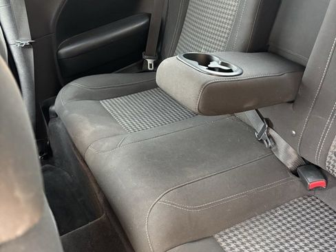 Used 2017 Dodge Challenger SXT image 10