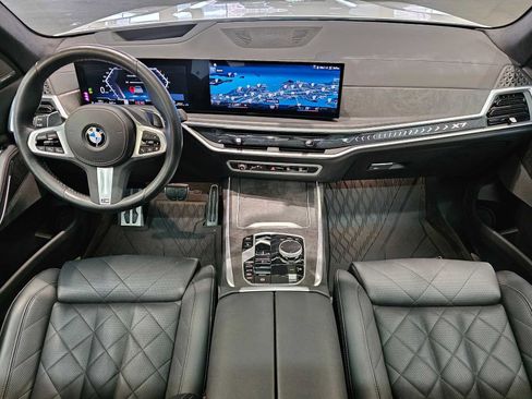Used 2023 BMW X7 xDrive40i w/ M Sport Package image 10
