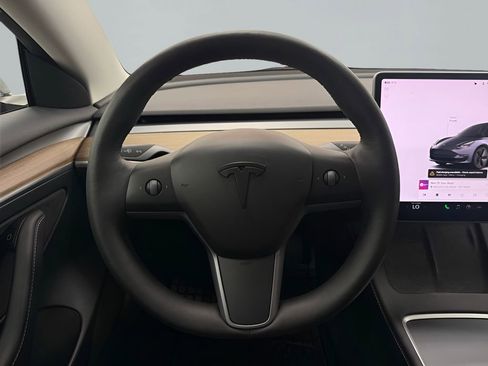 Used 2023 Tesla Model 3 Standard Range image 16