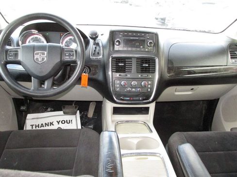 Used 2013 Dodge Grand Caravan SXT FWD image 16