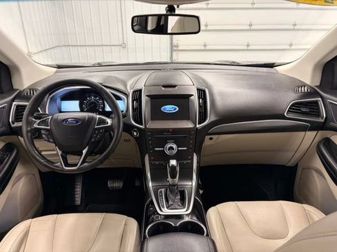 Used 2017 Ford Edge Titanium FWD image 13