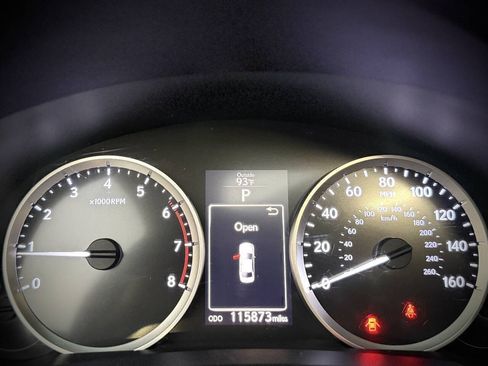 Used 2016 Lexus IS 200t w/ Premium Package RWD image 18