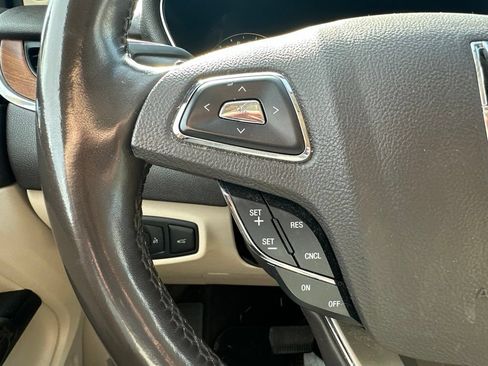 Used 2017 Lincoln MKC Select w/ Select Plus Package AWD/4WD image 21