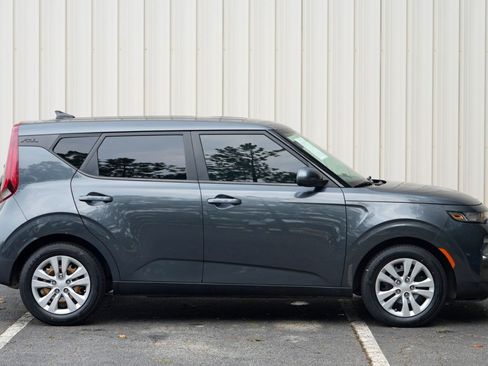 Used 2022 Kia Soul LX FWD image 42